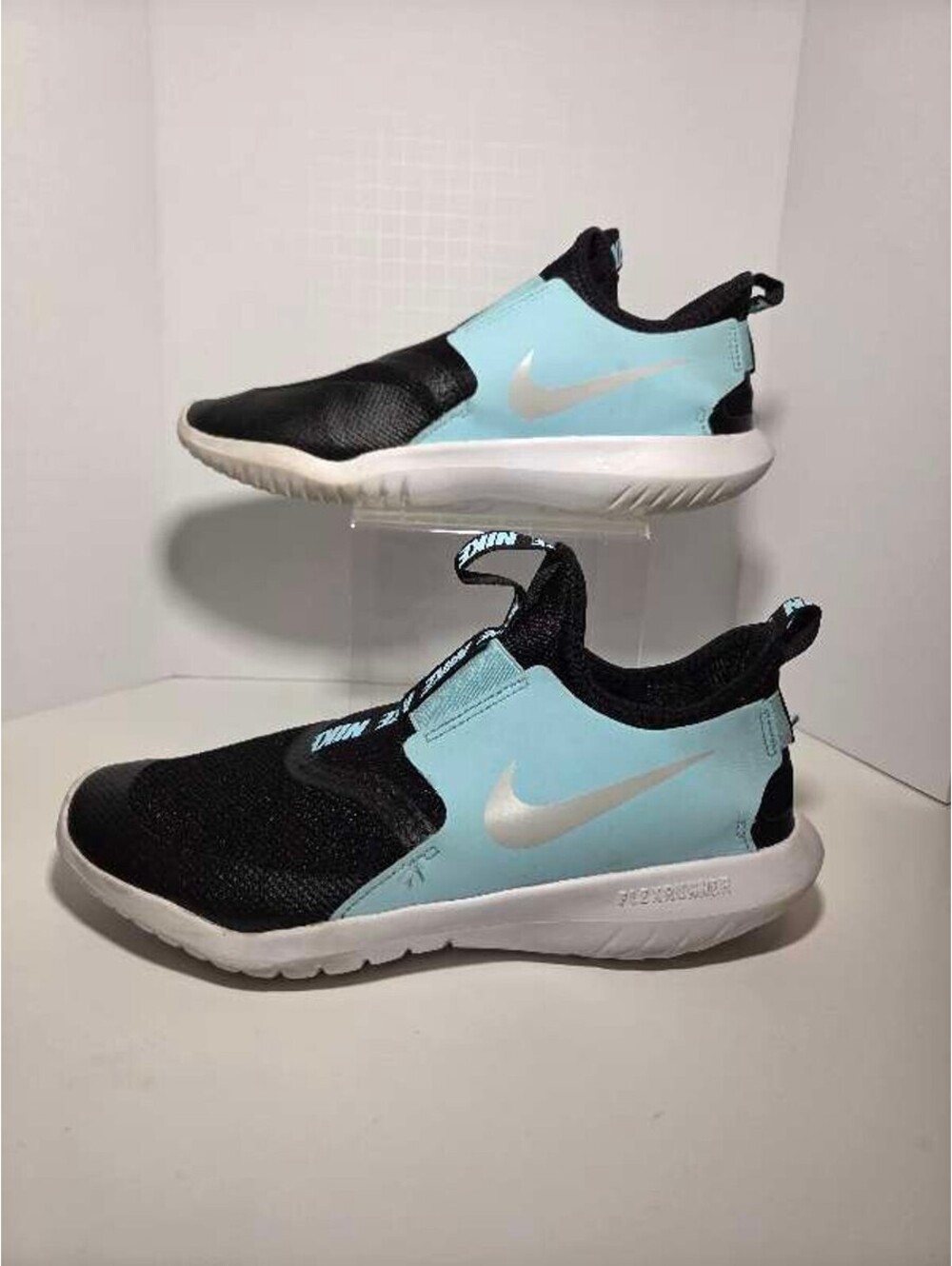 Nike Flex Runner GS Black Glacier Blue - 5.5Y/Women's size 7 US